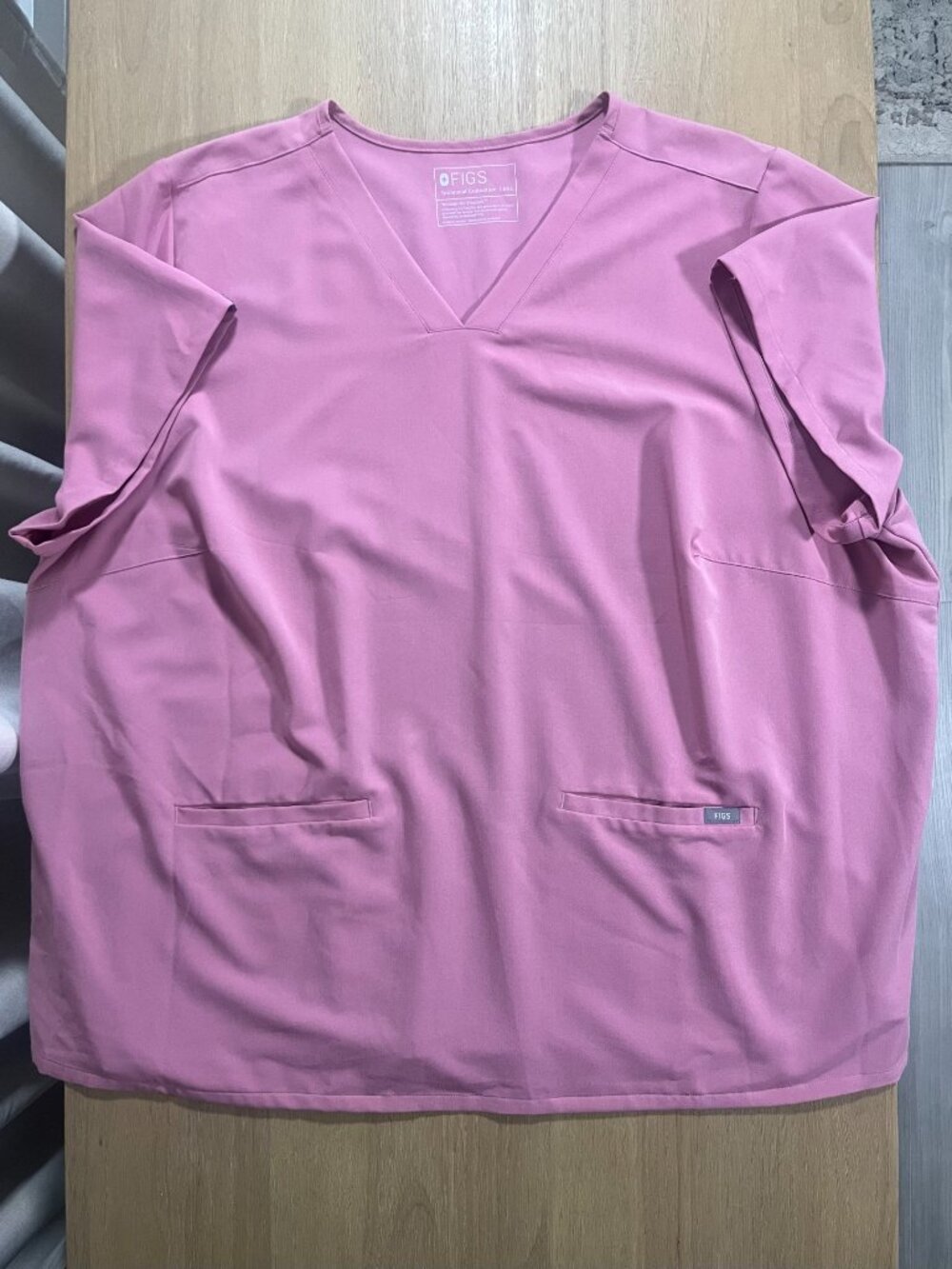 Figs Women's Casma Three Pocket Scrub Top in Chalk Pink 6X